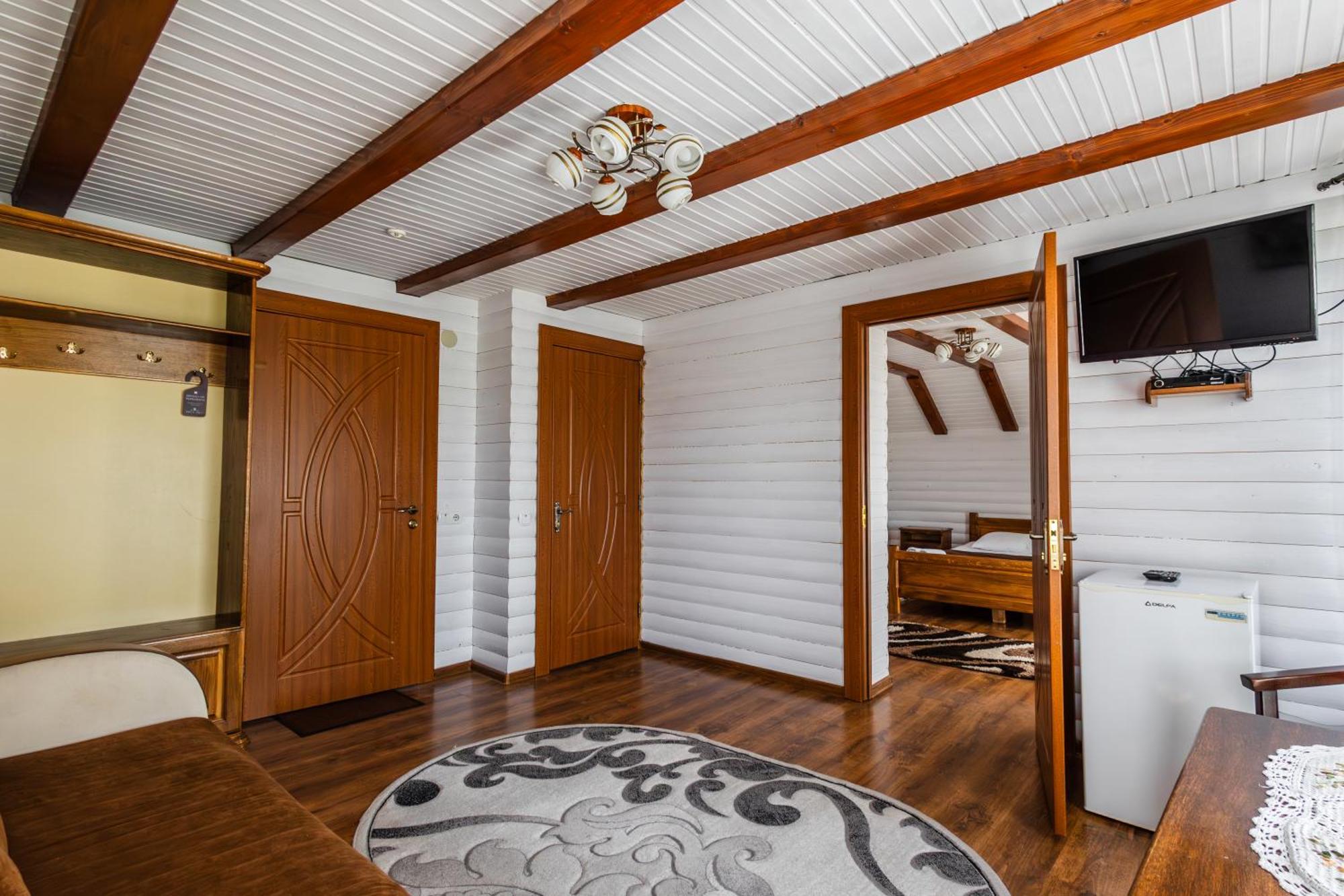Villa Anet Palyanytsya Buitenkant foto